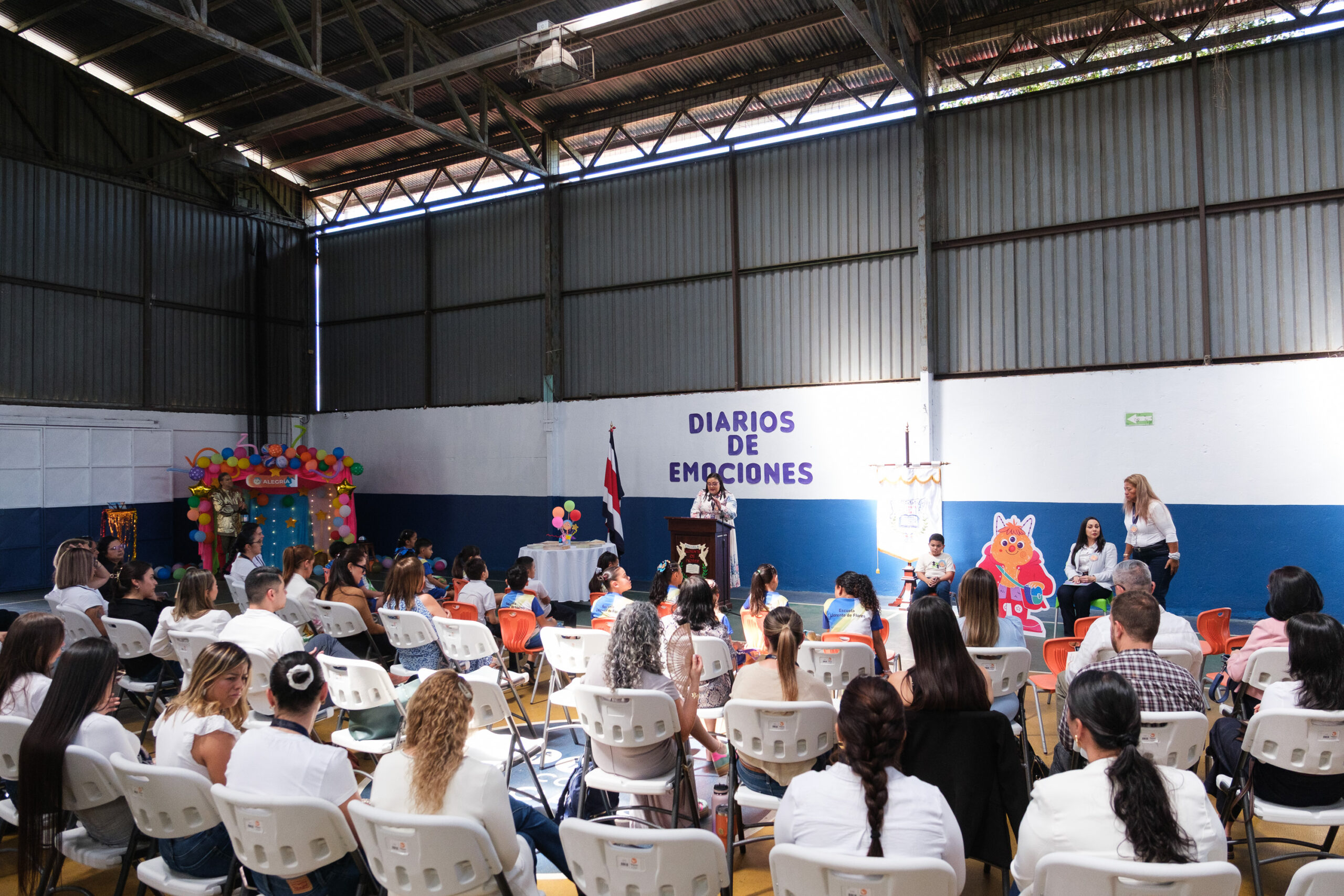Comunidad educativa cuenta con herramienta que fortalecerá su salud mental